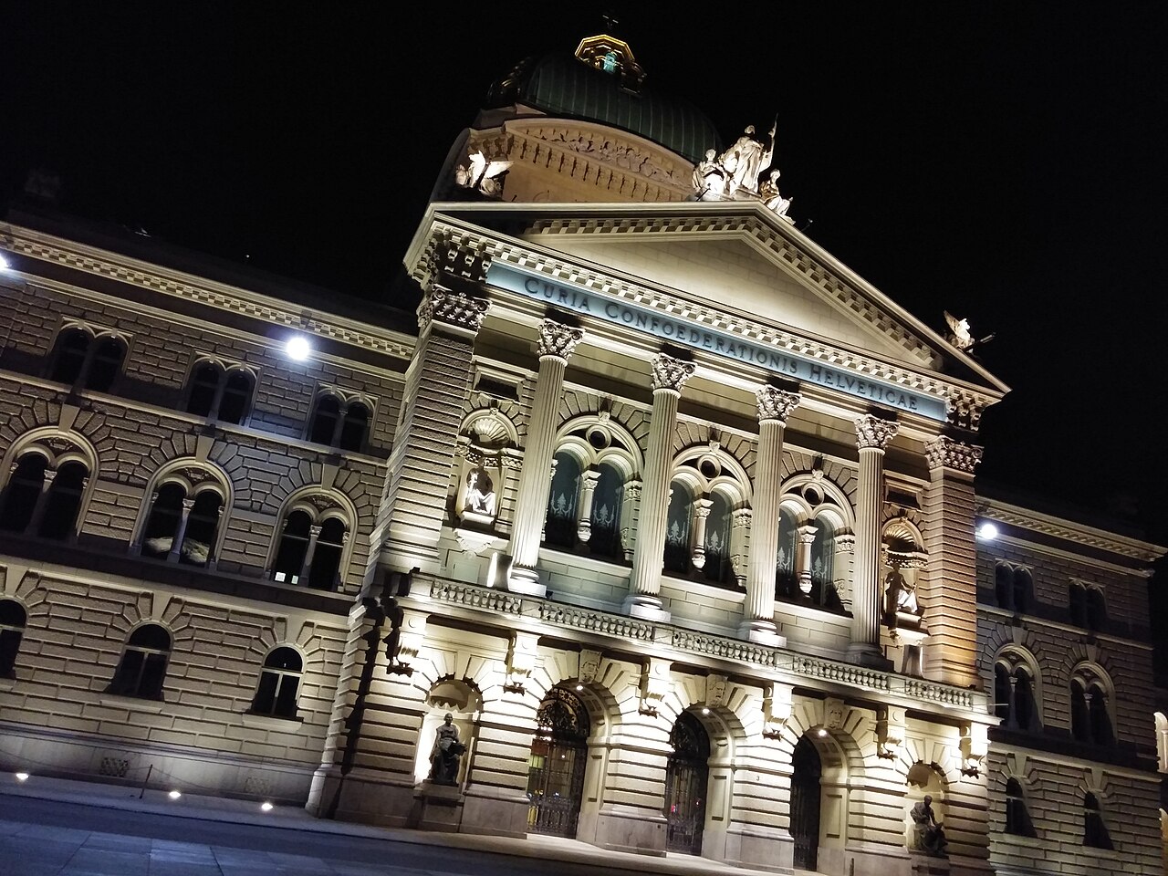 Bundeshaus Bern auf einer symbolischen Archivaufnahme von 2014; kein Bild einer Unterschriftenübergabe oder Abstimmung.