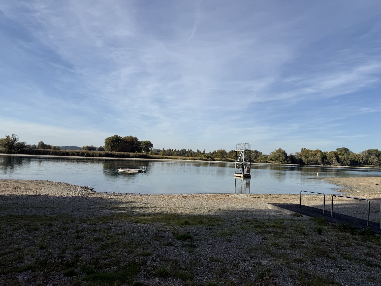 Aree di riva emerse e accesso asciutto all’acqua al Seerheinbad di Tägerwilen il 28 settembre 2026. Foto privata.